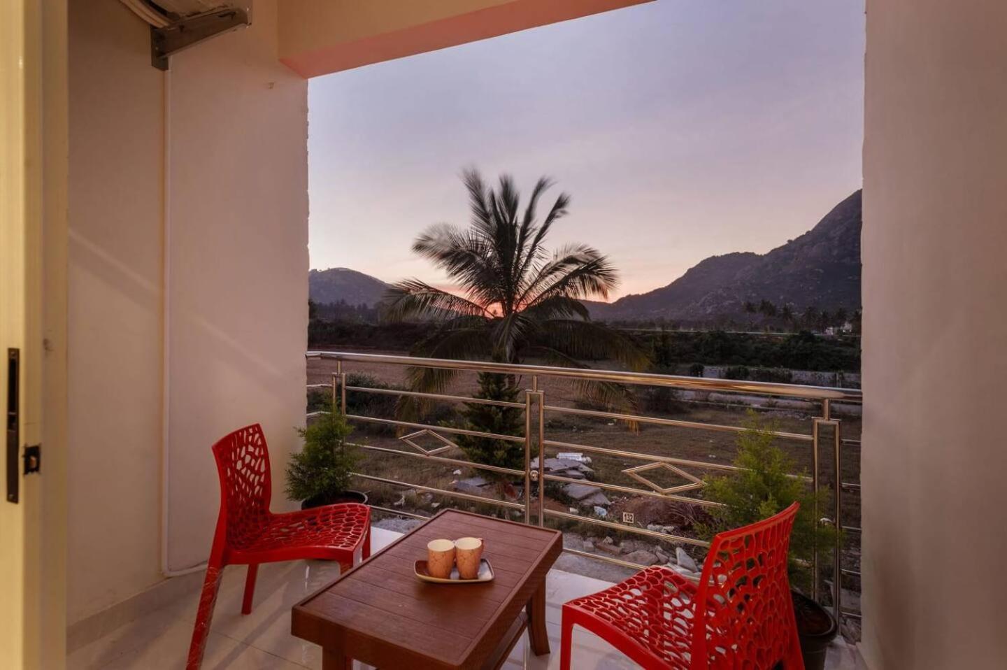 Villa In Skandagiri Bangalore Luaran gambar